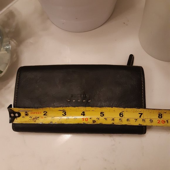 Black Fossil Wallet - Picture 5 of 6